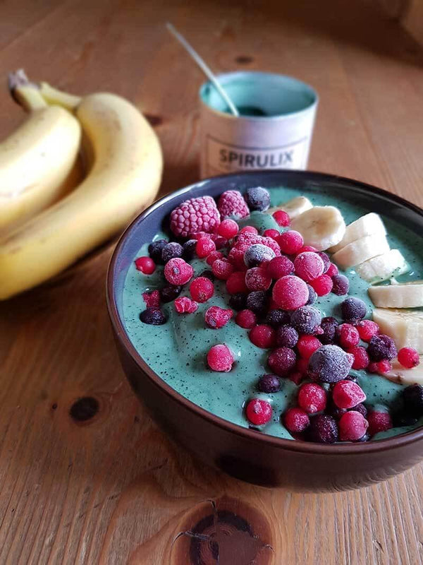 Bananen Nicecream mit Spirulina